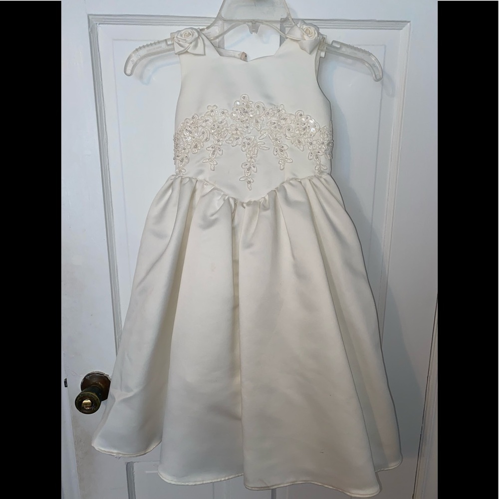 Beautiful flower girl/Communion dress! Worn once! - Picture 2 of 4